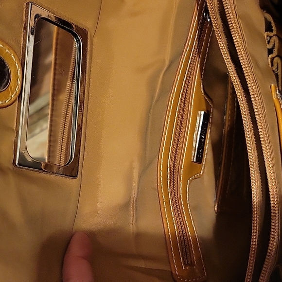 Giani Bernini leather shoulder bag euc - Picture 6 of 6